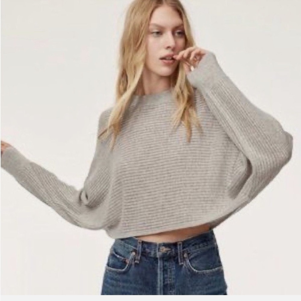 #128- ARITZIA- Wilfred Free Lolan Sweater
Wool Crop approximately xs